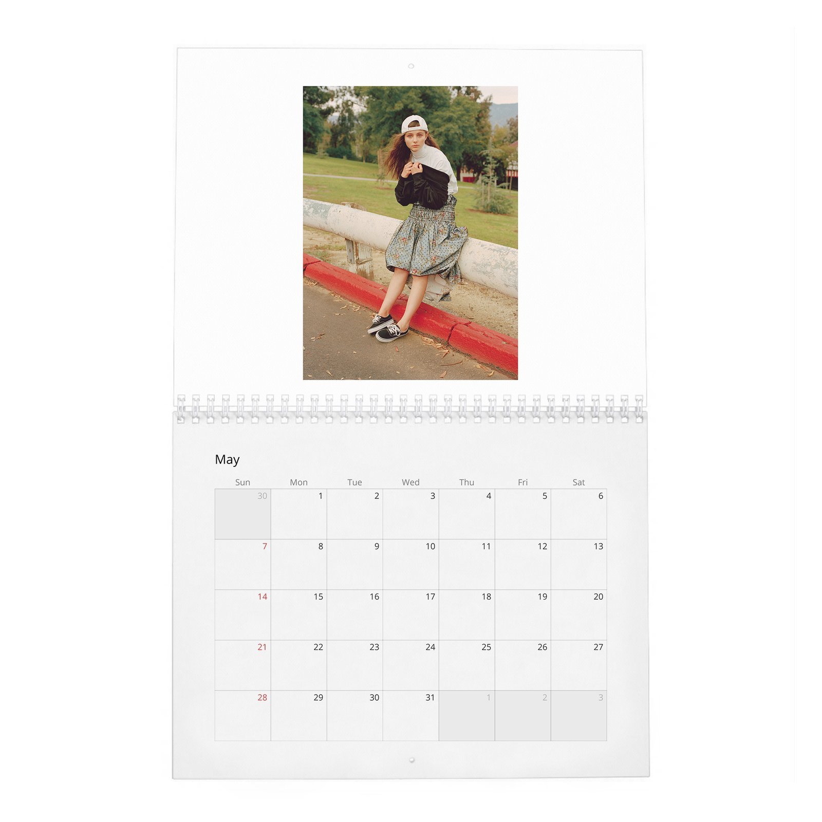05 Thomasin McKenzie - Flaunt 2027 Wall Calendar
