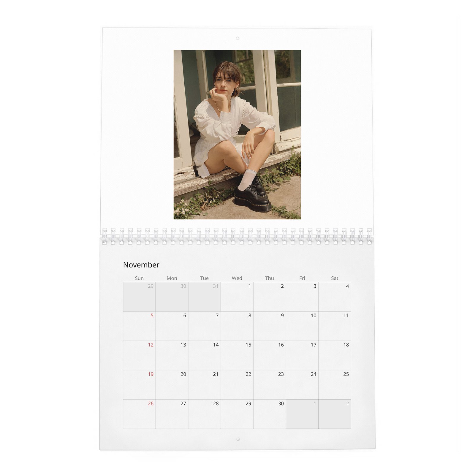 Daisy Edgar-Jones - Modern Love 2027 Wall Calendar