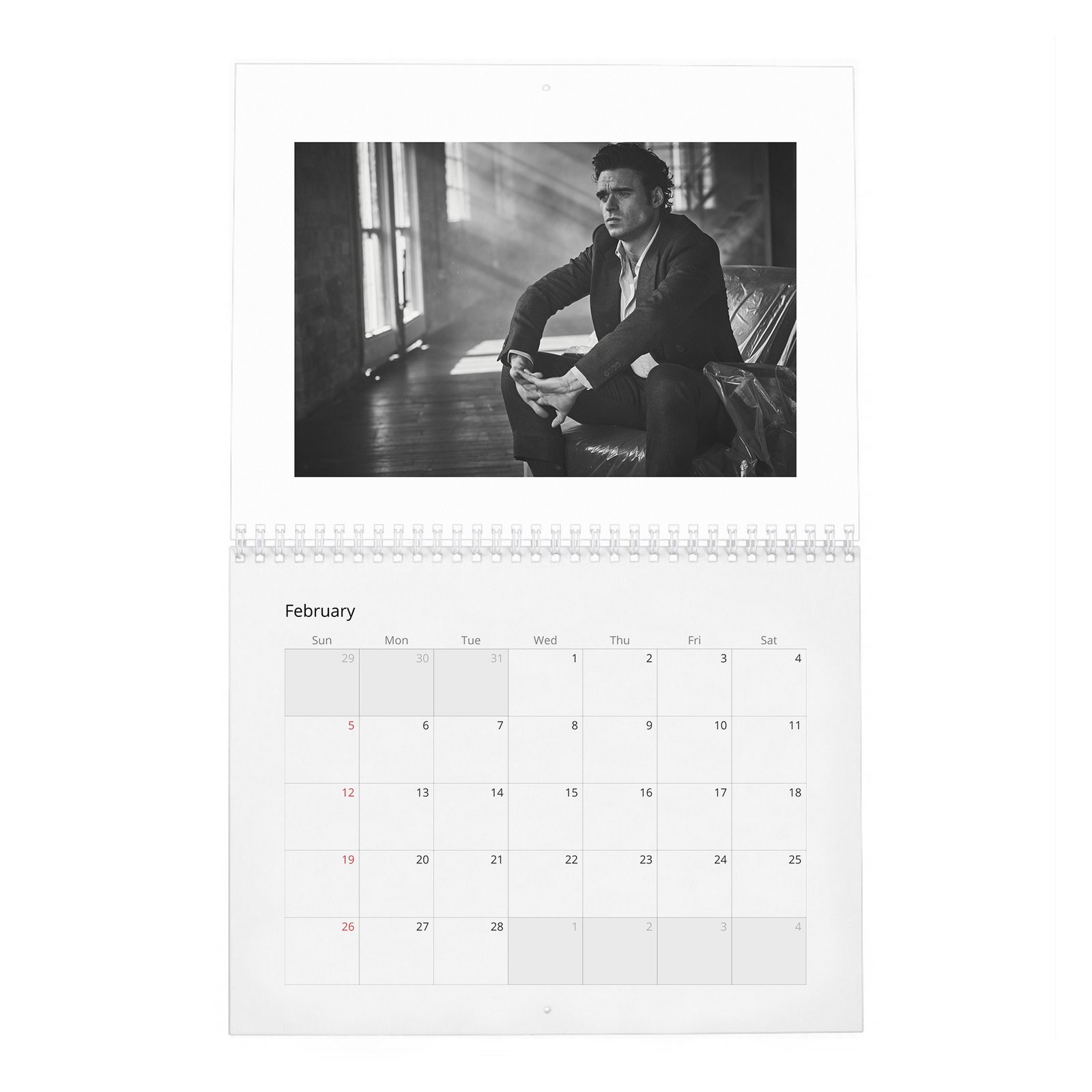 02 Richard Madden - Off-Duty With 2027 Wall Calendar