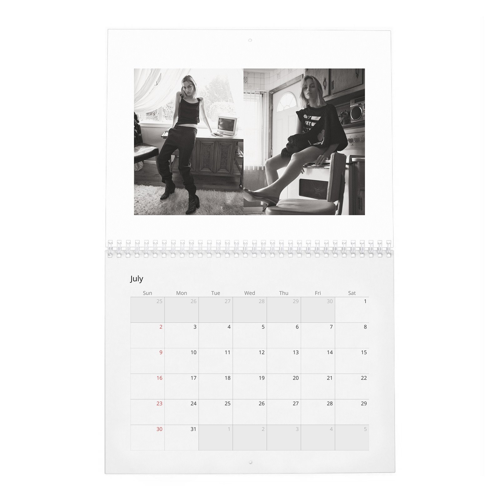 07 Margot Robbie - Australian Supernova 2027 Wall Calendar